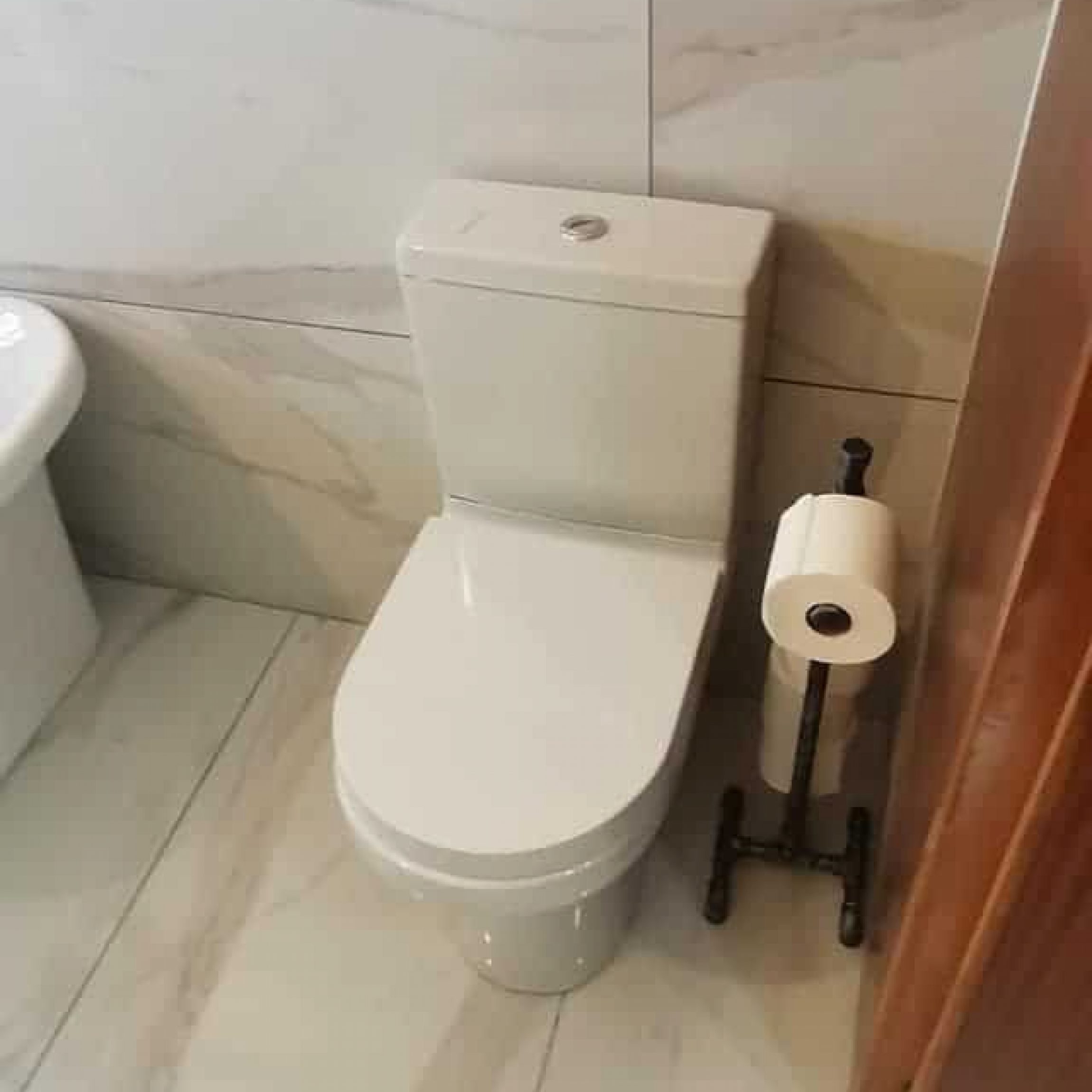 bathroom-toilet